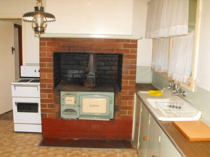 7 GRENFELL Street, Parkes NSW 2870