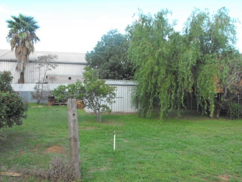 7 GRENFELL Street, Parkes NSW 2870