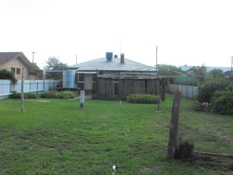 7 GRENFELL Street, Parkes NSW 2870