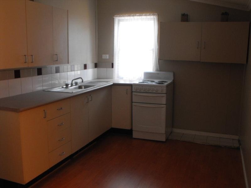 30 Station Street, Parkes NSW 2870