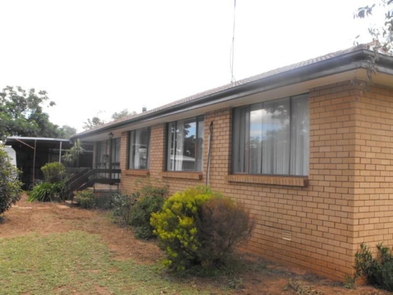301 Lake Metcalfe Road, Parkes NSW 2870