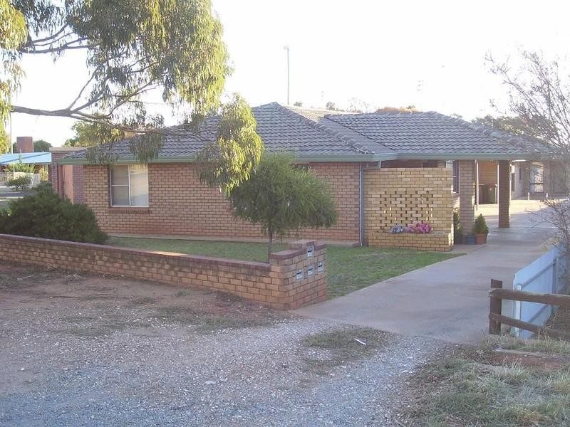 3/32 Forbes Road, Parkes NSW 2870