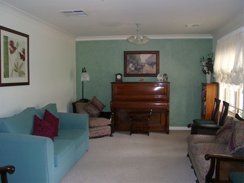 38 Albert Street, Parkes NSW 2870