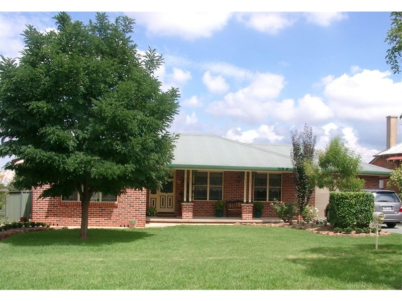 38 Albert Street, Parkes NSW 2870