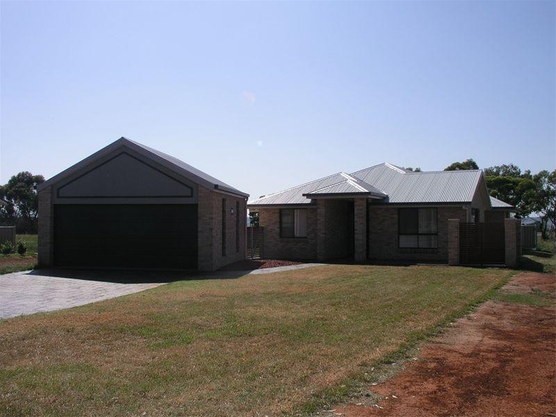 33 Noonan Street, Parkes NSW 2870