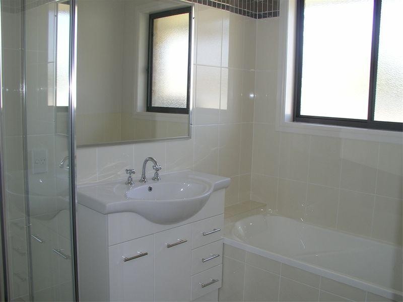 33 Noonan Street, Parkes NSW 2870