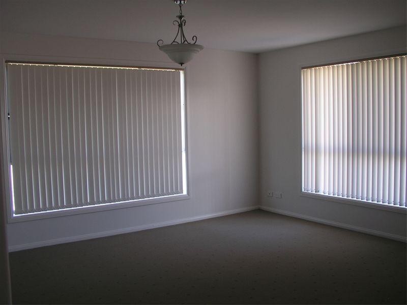 33 Noonan Street, Parkes NSW 2870