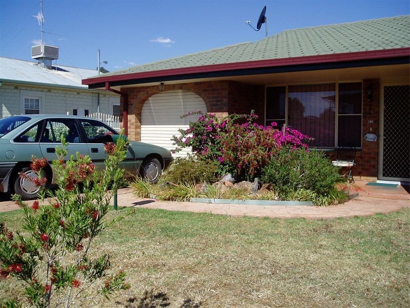 82 Dalton Street, Parkes NSW 2870