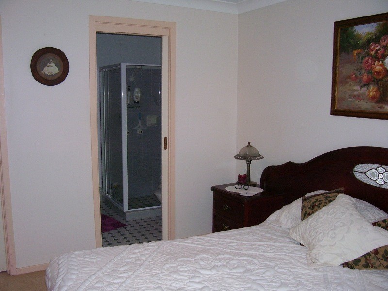 2 Glengowrie Close, Parkes NSW 2870