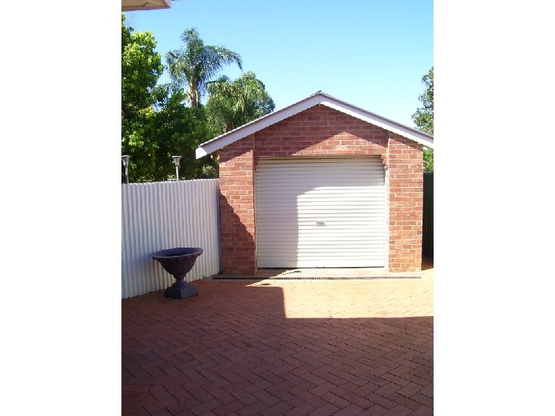 27 Mitchell Street, Parkes NSW 2870