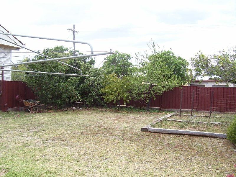 17 Orange Street, Parkes NSW 2870