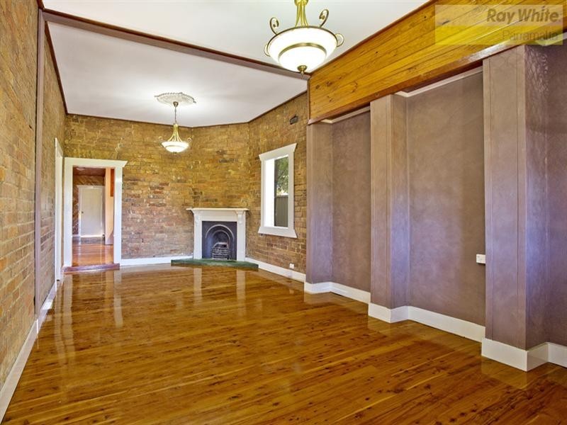 9 Banks Street, Mays Hill NSW 2145