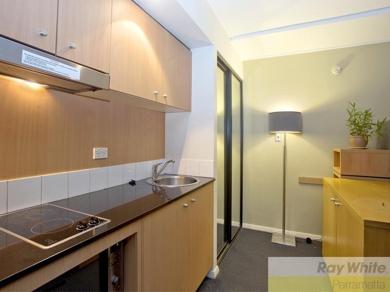 411/110-114 James Ruse Drive, Rosehill NSW 2142