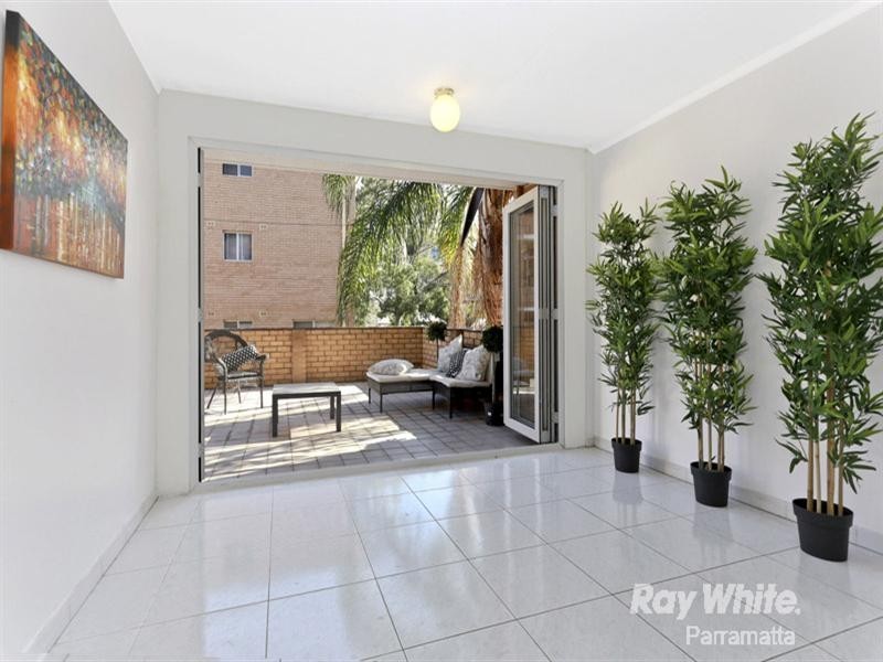 2/114 Harris Street, Harris Park NSW 2150