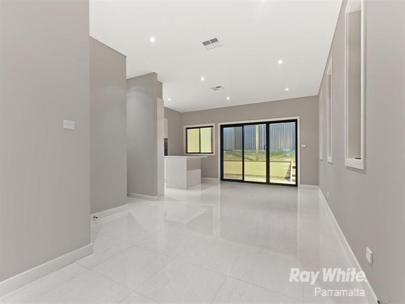 5 Bogalara Road, Old Toongabbie NSW 2146