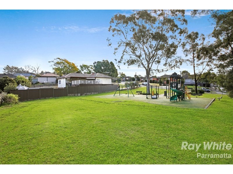 4 Chalmers Crescent, Old Toongabbie NSW 2146