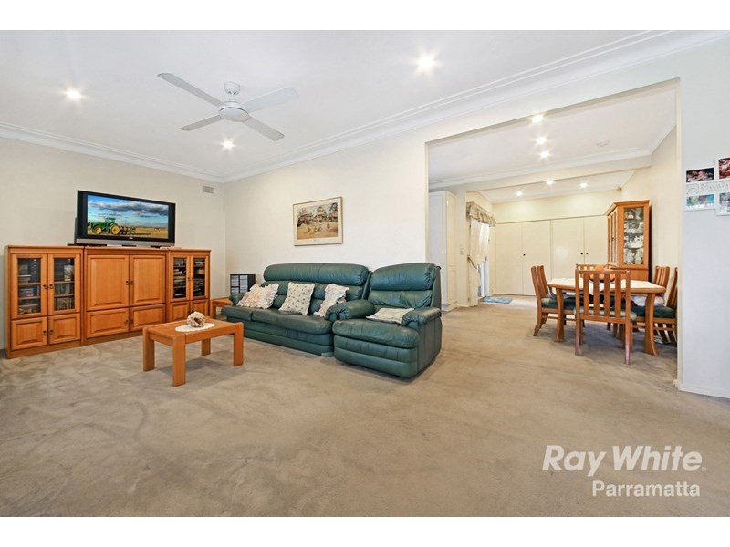 4 Chalmers Crescent, Old Toongabbie NSW 2146