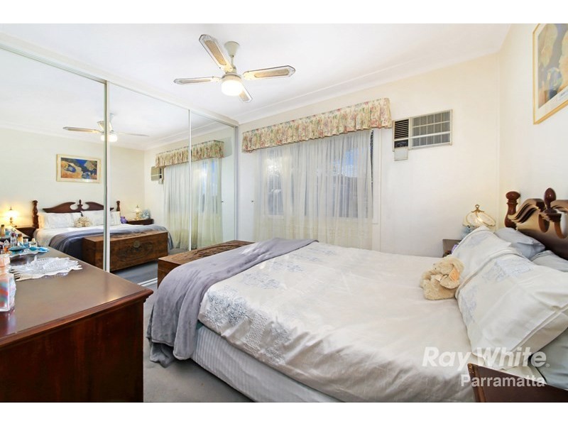 4 Chalmers Crescent, Old Toongabbie NSW 2146