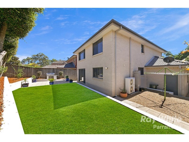 21 Black Wattle Circuit, Northmead NSW 2152