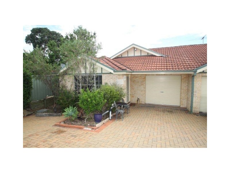 10/44 Ballandella Road, Toongabbie NSW 2146