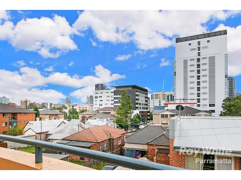 12/27 Station Street West, Parramatta NSW 2150