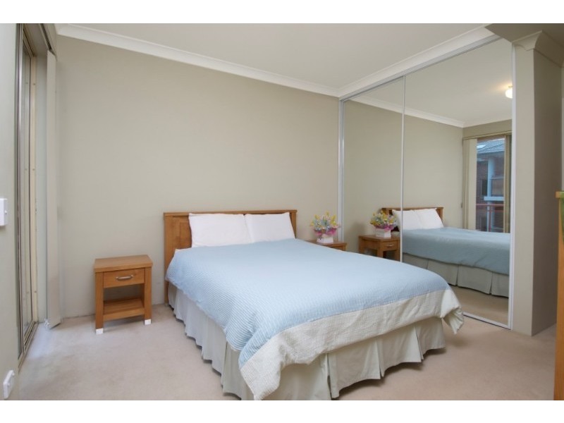 4/25-26 Parkside Lane, Westmead NSW 2145