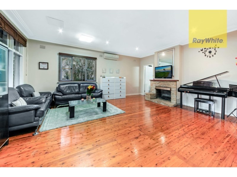 2 Alanas Avenue, Oatlands NSW 2117