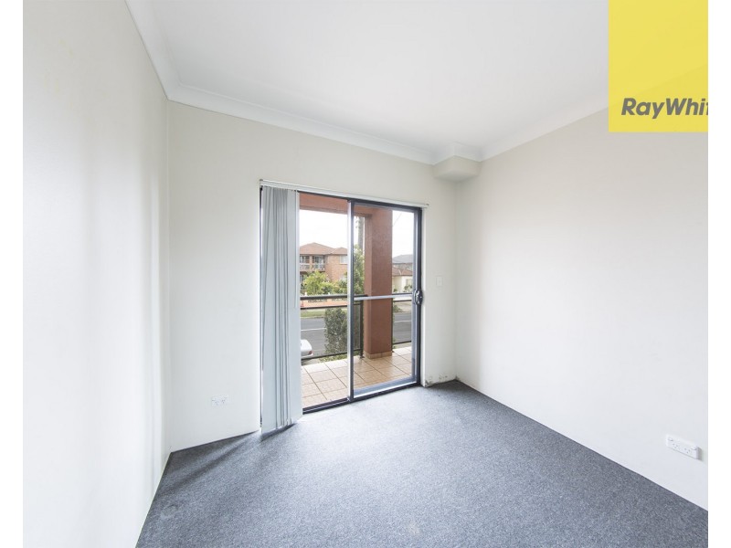 2/335-339 Blaxcell Street, South Granville NSW 2142