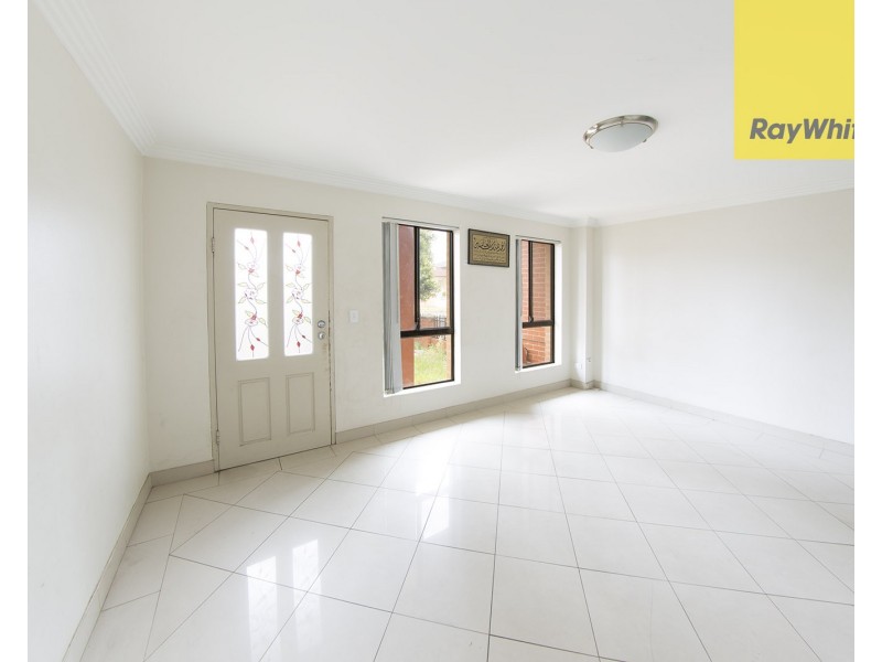 2/335-339 Blaxcell Street, South Granville NSW 2142