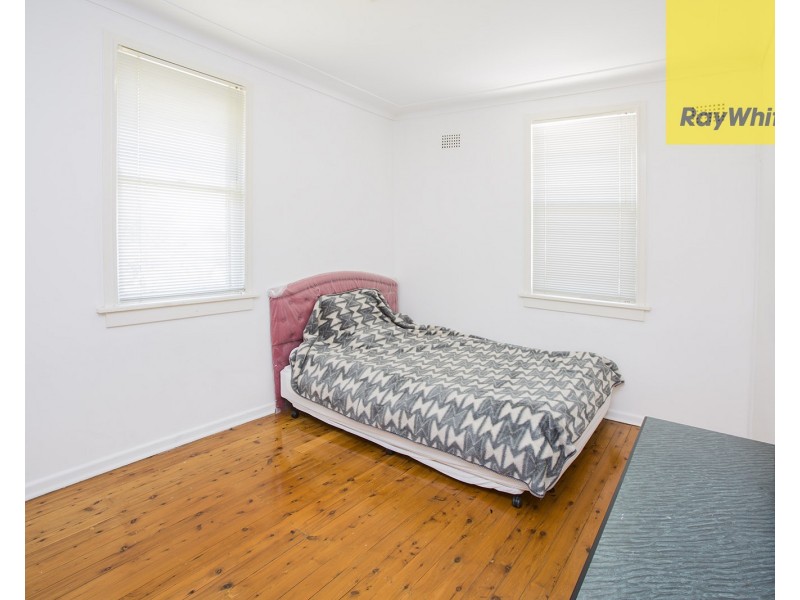 1 Gladys Crescent, Seven Hills NSW 2147