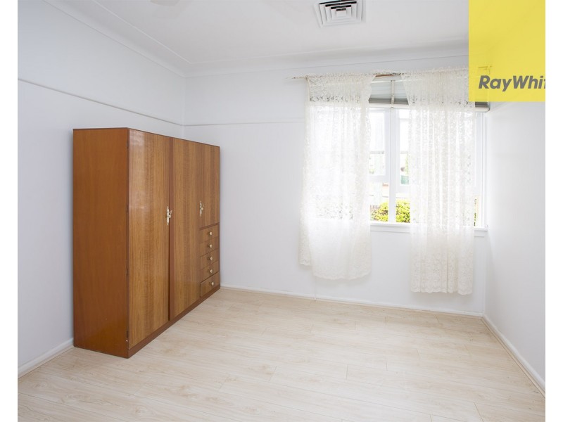 49 Amos Street, Westmead NSW 2145