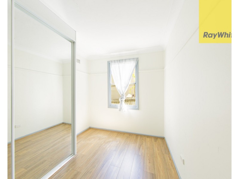 13 Redbank Road, Northmead NSW 2152