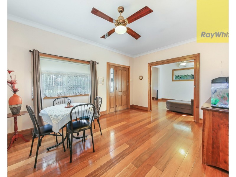 4 Highland Avenue, Toongabbie NSW 2146