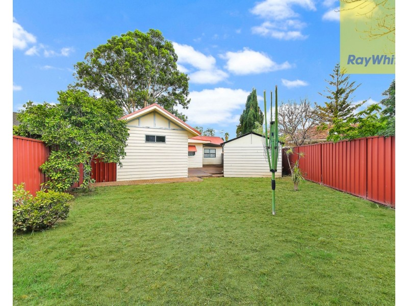 4 Highland Avenue, Toongabbie NSW 2146