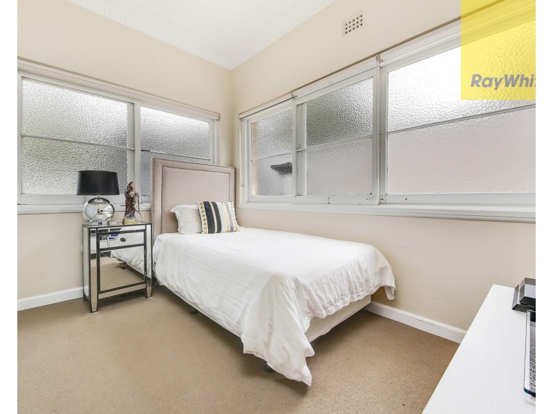 6 Gollan Avenue, Oatlands NSW 2117