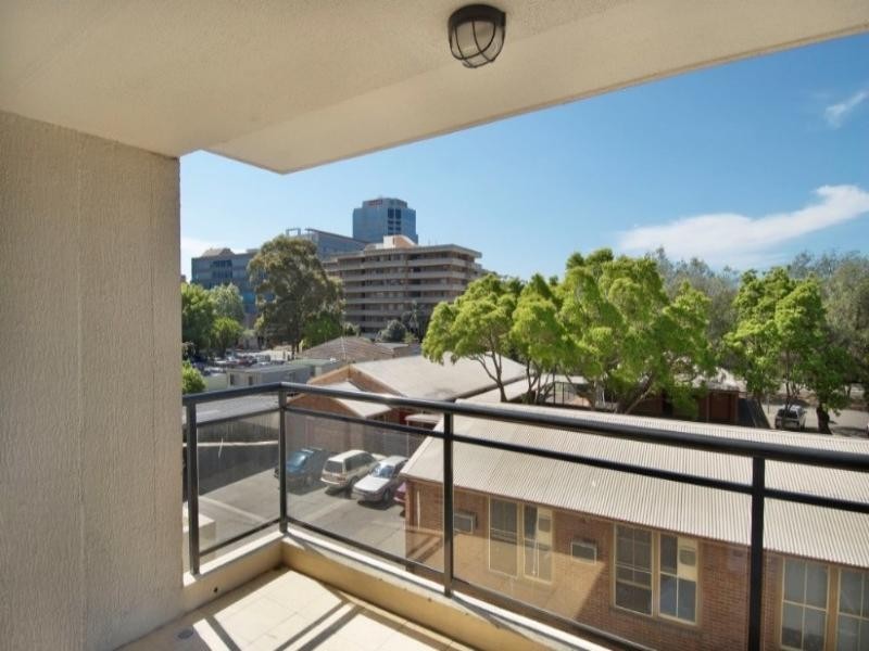 305/32 Hassall Street, Parramatta NSW 2150