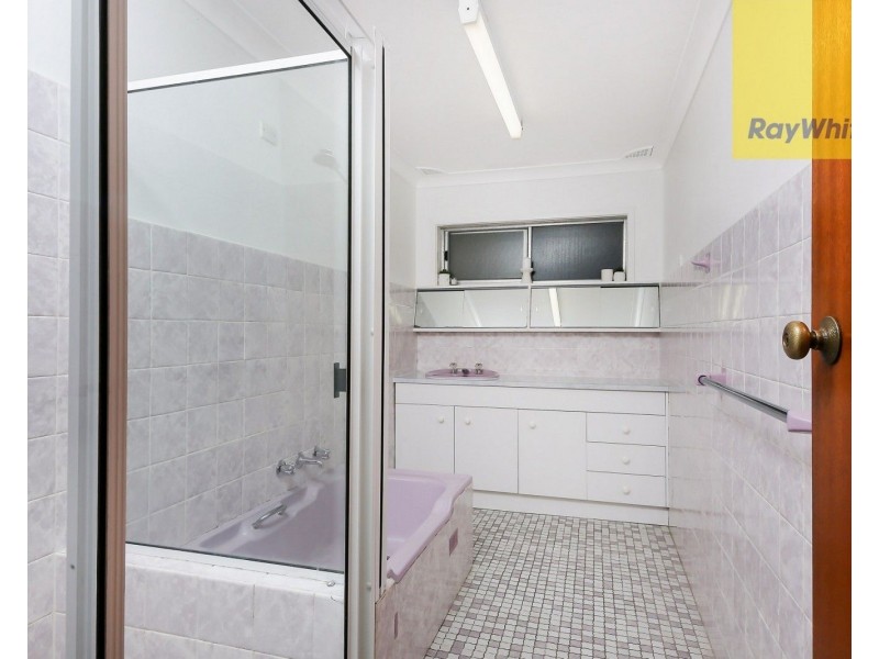 4 The Circle, Oatlands NSW 2117