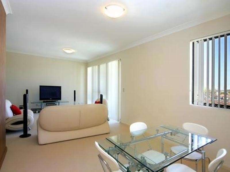 403/10 Refractory Court, Holroyd NSW 2142