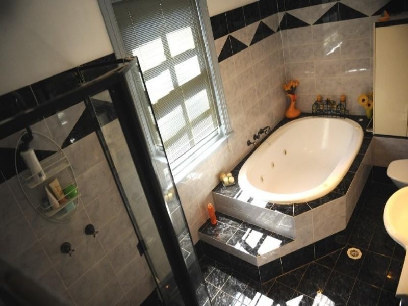 8 Bolton Street, Guildford NSW 2161