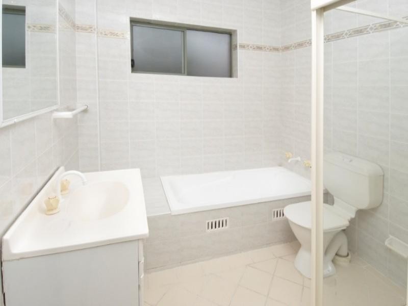 8/9-11 Priddle Street, Westmead NSW 2145