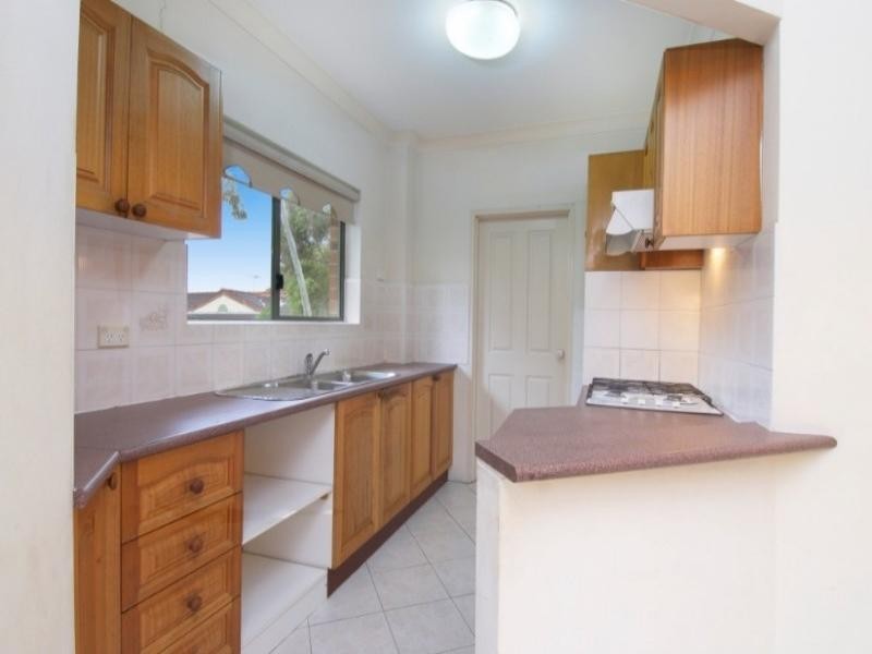 8/9-11 Priddle Street, Westmead NSW 2145