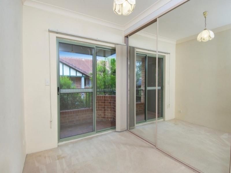 8/9-11 Priddle Street, Westmead NSW 2145