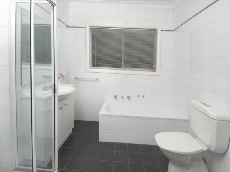 2/165 Burnett Street, Mays Hill NSW 2145