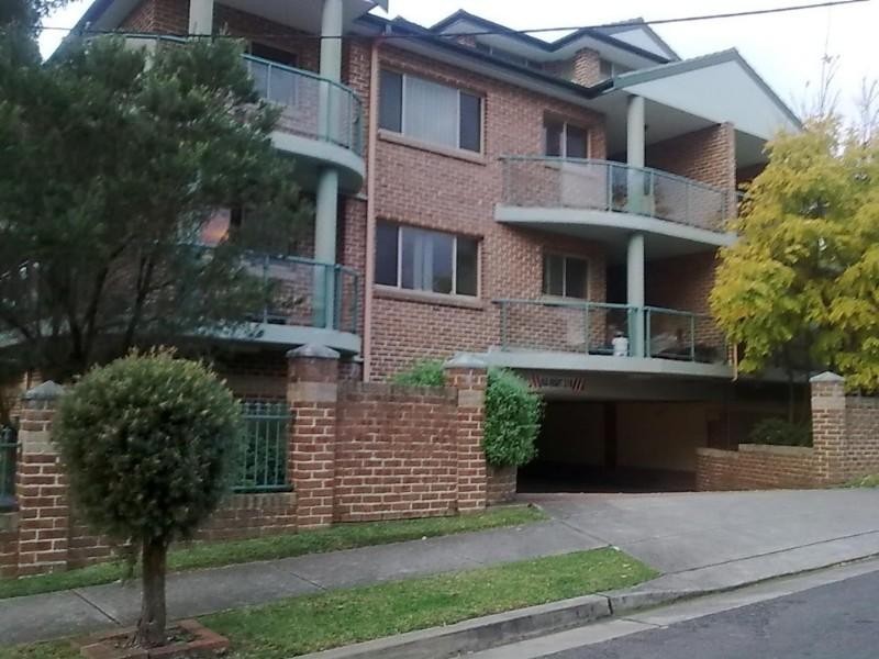 12/27 Parkside Lane, Westmead NSW 2145