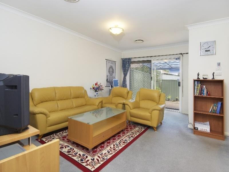 2/15-17 Hart Drive, Wentworthville NSW 2145