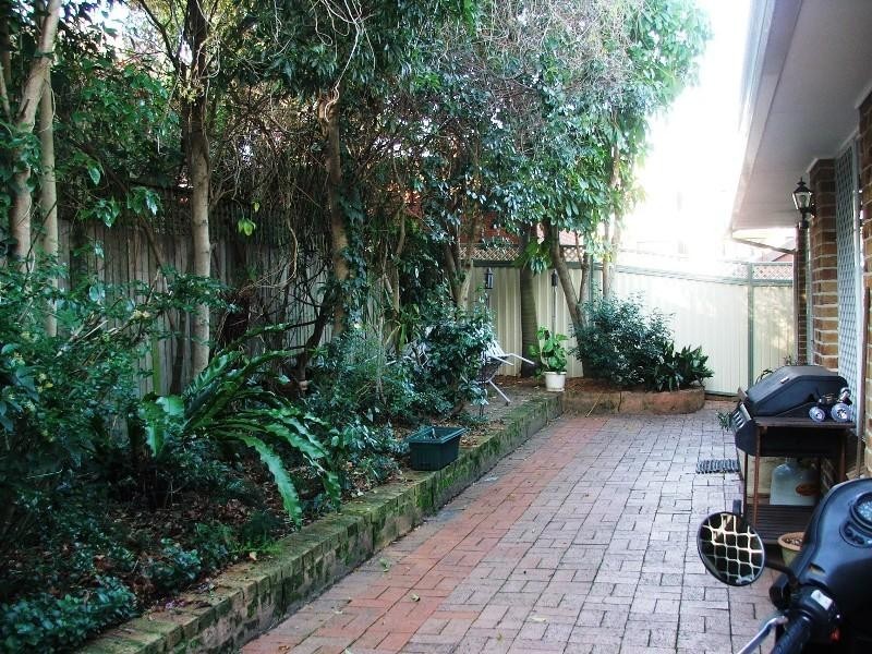 19a Napier Street, Westmead NSW 2145