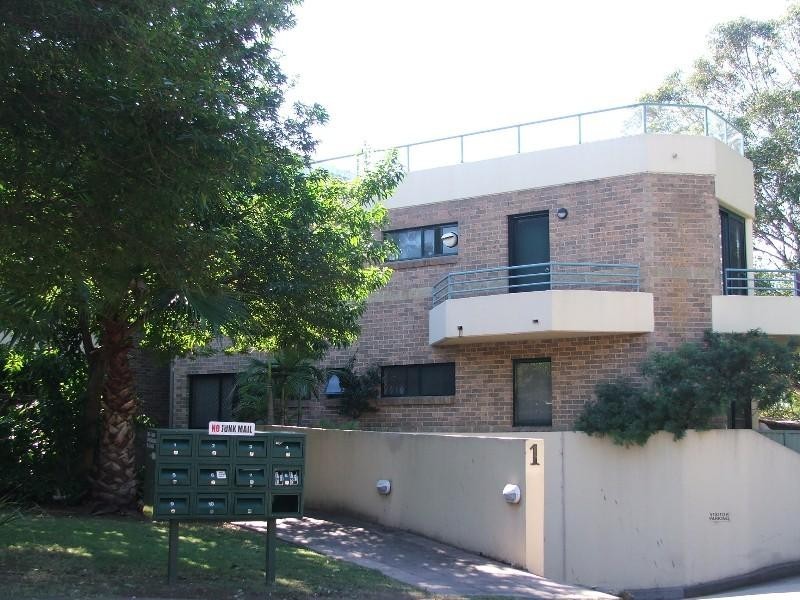 2/1 Bailey Street, Westmead NSW 2145