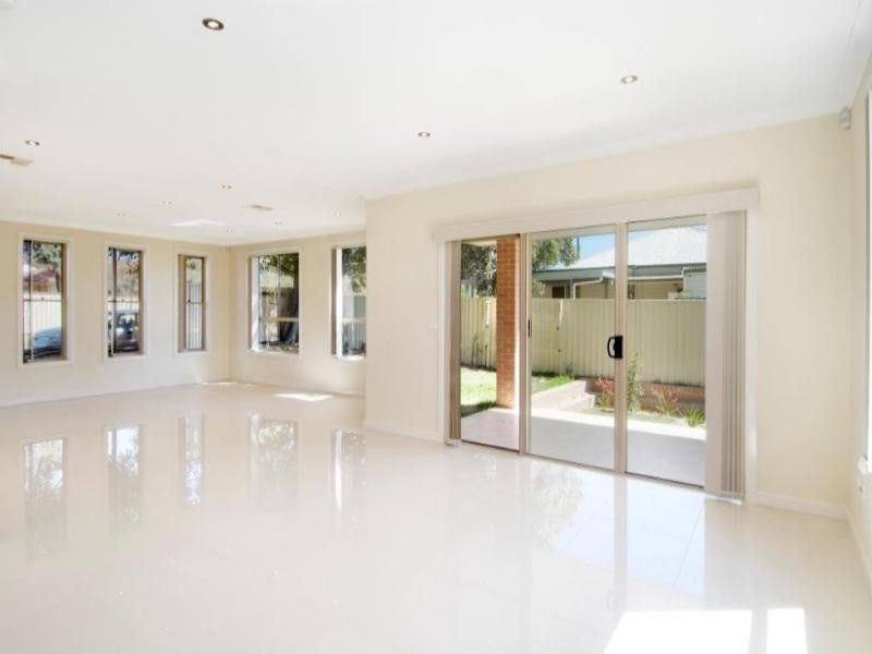 17 Second Avenue, Toongabbie NSW 2146