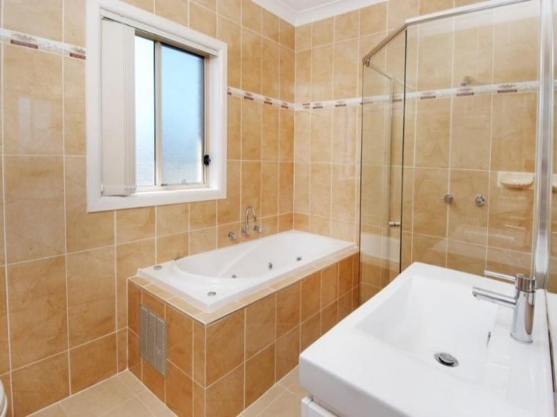 17 Second Avenue, Toongabbie NSW 2146