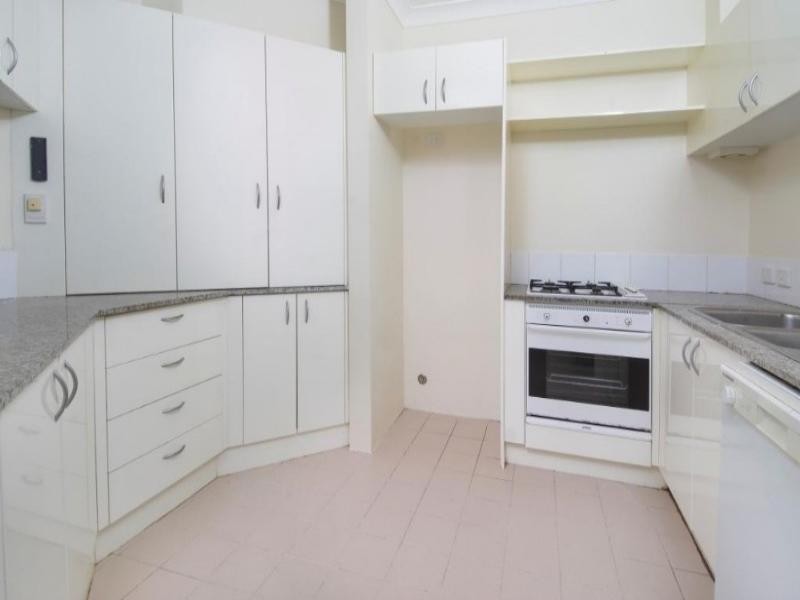 2/1 Bailey Street, Westmead NSW 2145